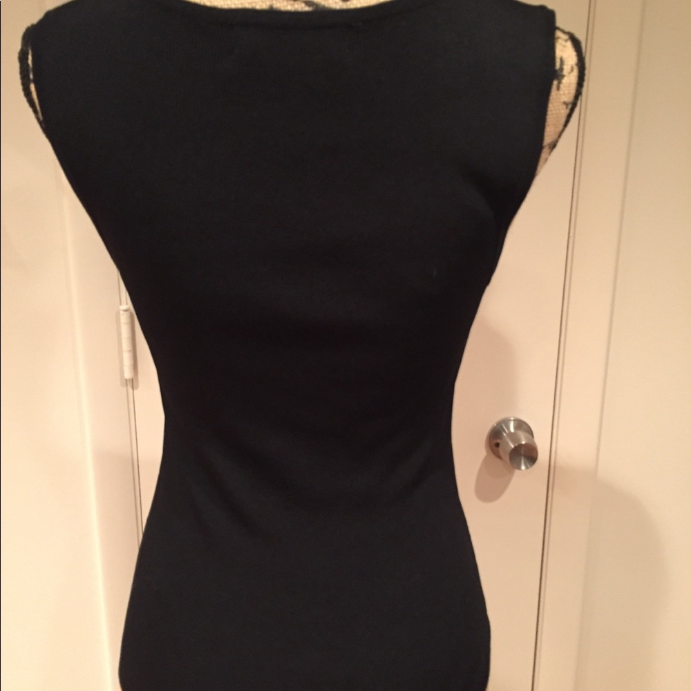 Top - Picture 2 of 2